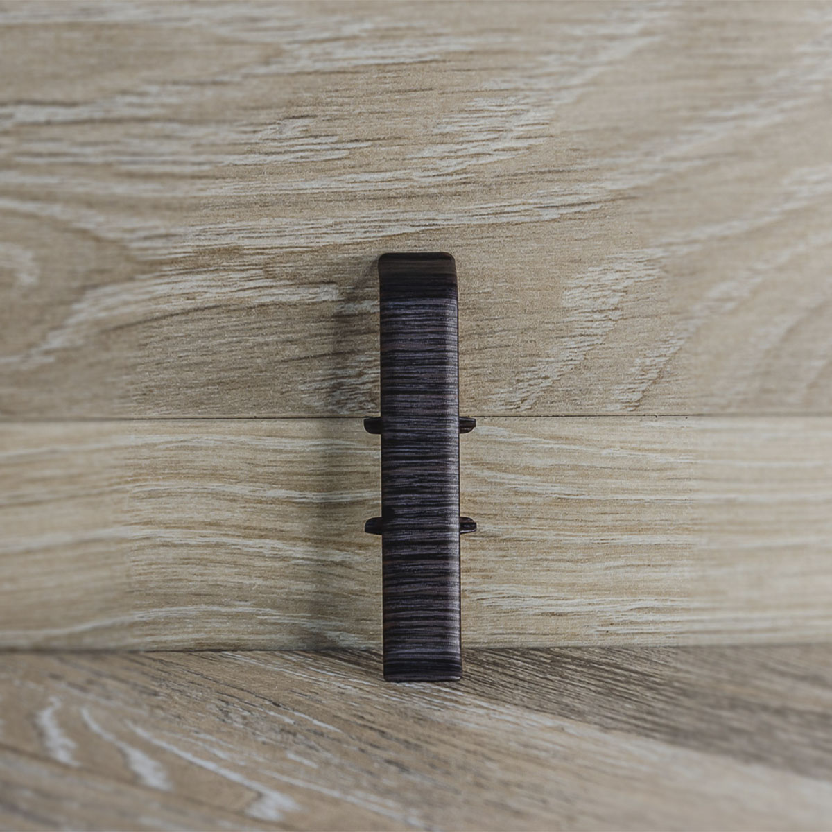 Соединитель для плинтуса 70мм "Деконика", 303 Венге темный