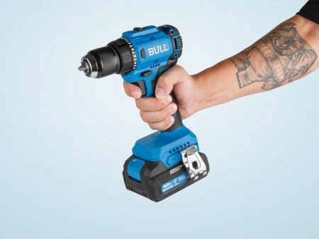 Дрель-шуруповерт аккумуляторный BULL SR 1803 в чем. XLTpro БЕСЩЕТ., 2x2 А*ч, 18 В, 45 Н*м, БЗП 10 мм