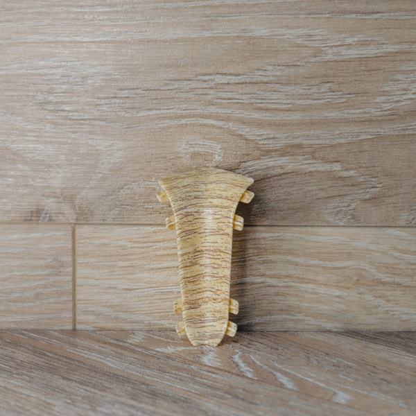 Угол внутренний для плинтуса 85мм "Деконика", 213 Дуб северный