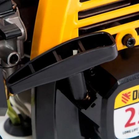 Триммер бензиновый DR-25, 25 см3, неразъемная штанга, состоит из 2 частей// Denzel