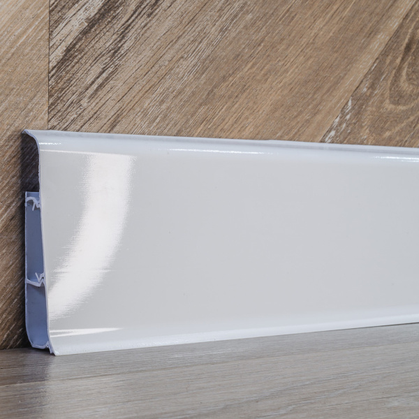 Плинтус напольный с кабель-каналами 85мм 2,2м "Деконика", 001-G Белый глянцевый