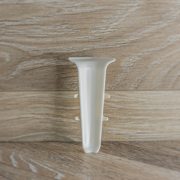 Угол внутренний для плинтуса 85мм "Деконика", 033 Кремово-белый