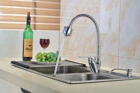 Смеситель д/к Rossinka S35-26 гибкий гусак