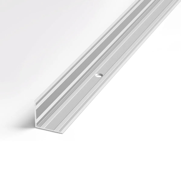 Профиль угловой ПУ 05-1. серебро.1,35м