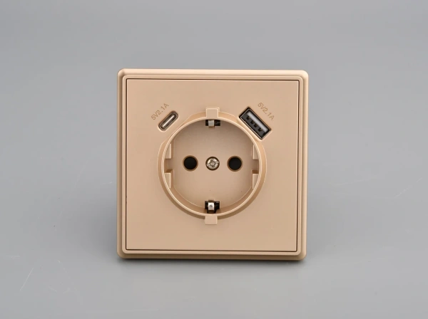 Розетка Brilliant E2-110-2 USB+TYPE-C золото