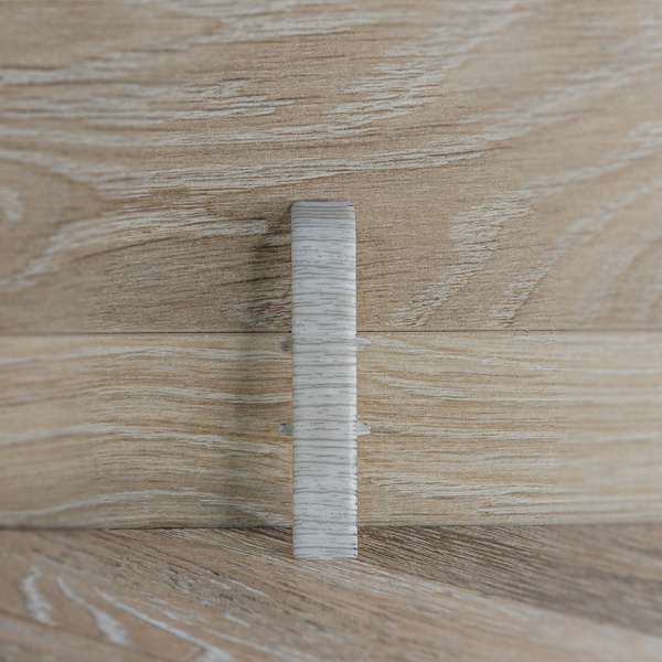 Соединитель для плинтуса 85мм "Деконика", 253 Ясень серый