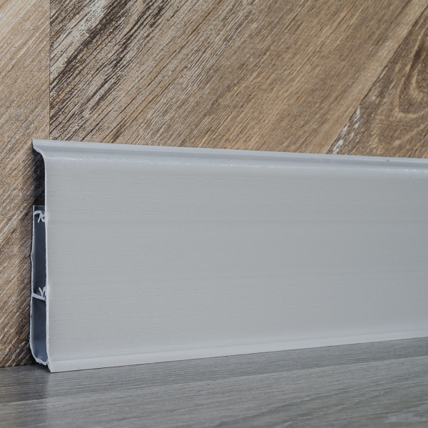 Плинтус напольный с кабель-каналами 85мм 2,2м "Деконика", 002 Светло-серый