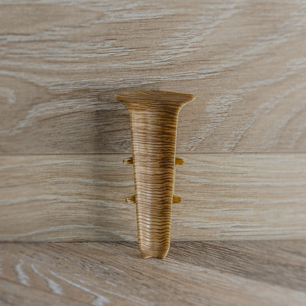 Угол внутренний для плинтуса 85мм "Деконика", 211 Дуб рустик