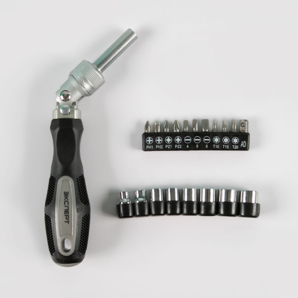 Набор "ЭКСПЕРТ" 149302-S20 Отвертка реверс.-рыч. с битодержат.с битами(10шт) и торц. гол.(8шт), 20пр