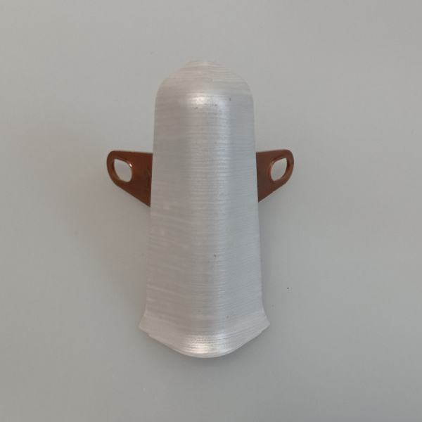 Угол наружный (внешний) с крепежом для плинтуса 70мм "Деконика", 186 Алюминий