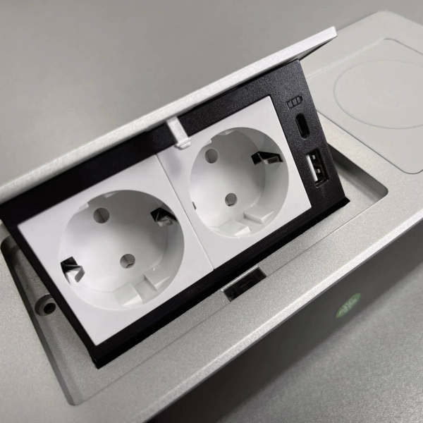 Бокс настольный на 2 розетки 200B, 1USB, 1 Type-C, беспр. зарядка, 1,5 м., серебро